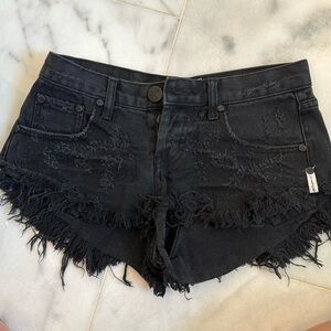 Black one teaspoon shorts